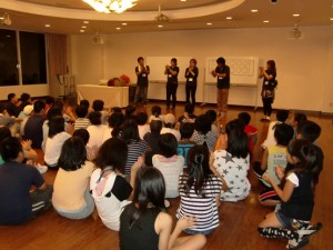 [  シニアリーダーのお兄さん・お姉さんは大ハッスルです  ]